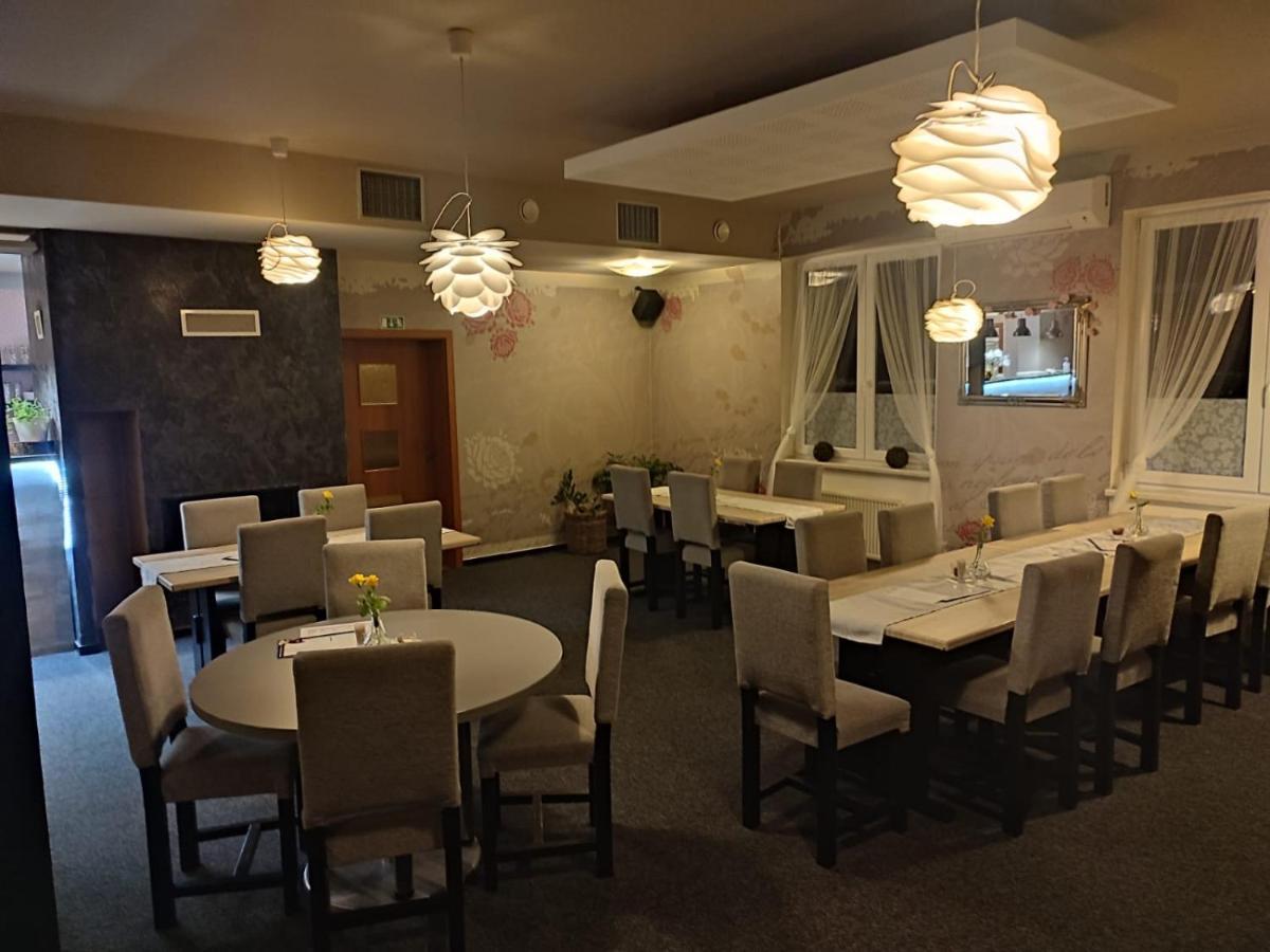 Restaurace A Penzion U Lesa Havířov Exterior foto